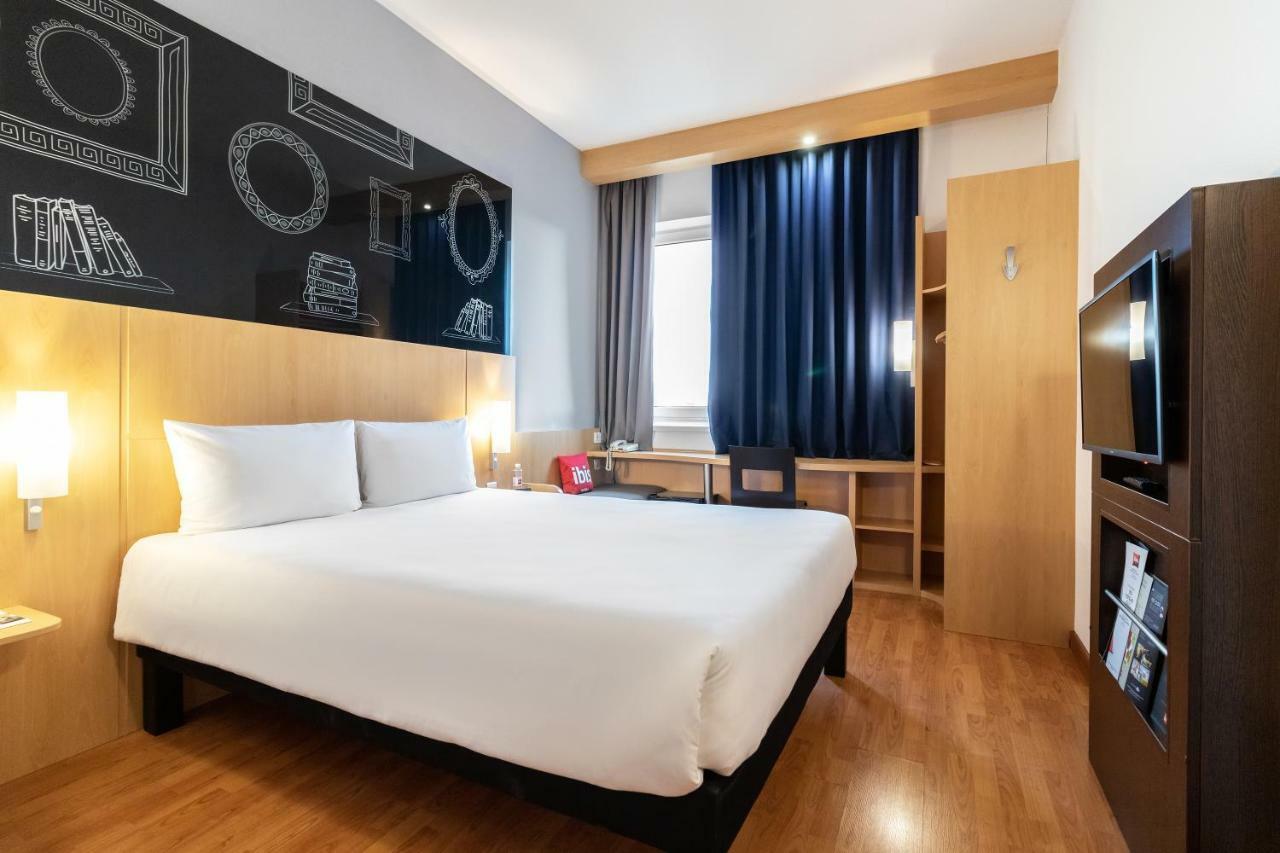 Ibis Kyiv City Center Hotell Exteriör bild